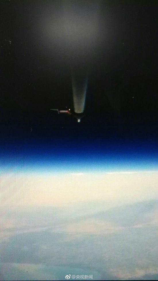 中國首款大型太陽能無人機(jī)1.jpg