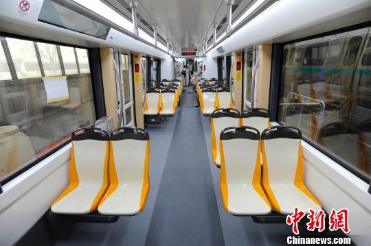 德令哈現(xiàn)代有軌電車將成為首列開進青藏高原的現(xiàn)代有軌電車，也是世界上運營海拔最高的有軌電車?！〗?攝