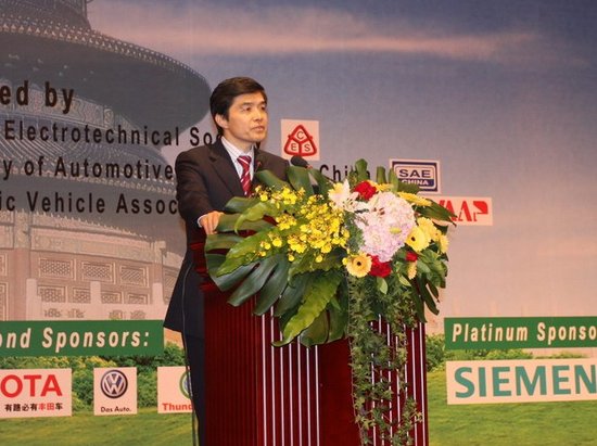 歐陽明高:鋰電池年總產(chǎn)電量將達(dá)4G千瓦時