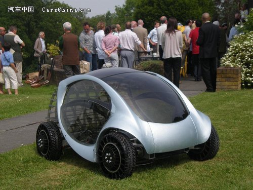 可向全方位轉(zhuǎn)動(dòng) 微型折疊電動(dòng)車(chē)Hiriko明年上市
