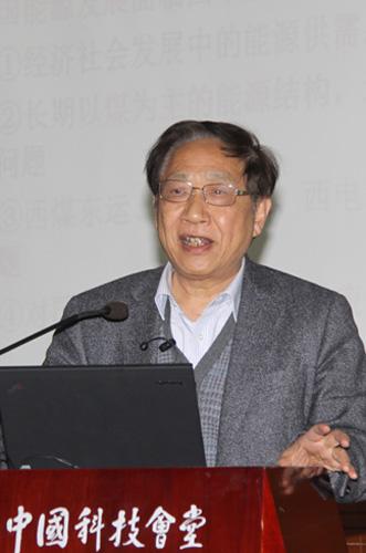 中國(guó)工程院院士、中國(guó)核工業(yè)集團(tuán)公司科技委副主任葉奇蓁參加“科學(xué)家與媒體面對(duì)面”活動(dòng)