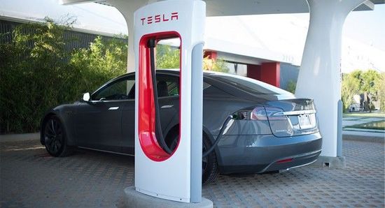 Tesla為何推90秒換電池技術(shù)？