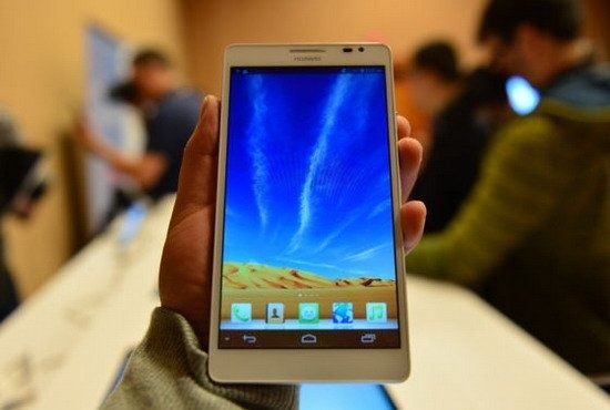 手機(jī)續(xù)航太爛？太陽能電池或成最佳方案